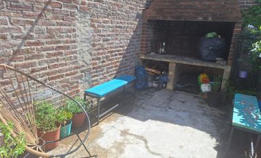 CASA VENTA 6 AMBIENTES LOMAS DE ZAMORA A/ CREDITO