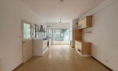 Casa 3amb. c/dependencia y cochera
