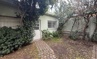 Casa 3amb. c/dependencia y cochera