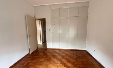 Casa 3amb. c/dependencia y cochera