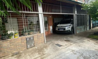 VENTA CASA 3 AMBIENTES, BERNAL OESTE