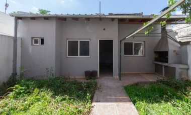 DEPARTAMENTO  4 AMBIENTES Y QUINCHO CIUDADELA