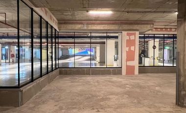 Local Comercial en Arriendo en Avenida Américo Vespucio Sur 360