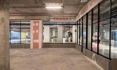 Local Comercial en Arriendo en Avenida Américo Vespucio Sur 360