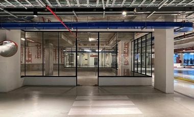 Local Comercial en Arriendo en Avenida Américo Vespucio Sur 360