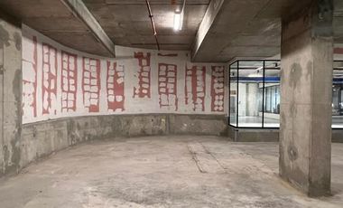 Local Comercial en Arriendo en Avenida Américo Vespucio Sur 360