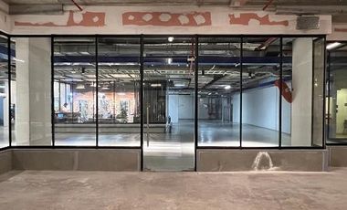 Local Comercial en Arriendo en Avenida Américo Vespucio Sur 360