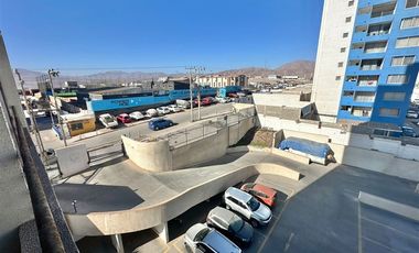 Departamento en Venta en Condominio Las Rocas piso 5 - Alto Hospicio (2 estacionamientos)