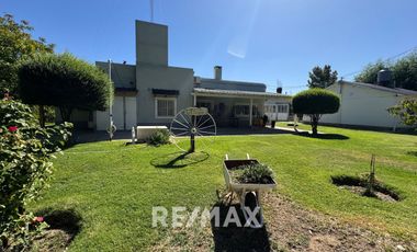 CASA QUINTA VENTA GENERAL FERNANDEZ ORO