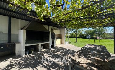 CASA QUINTA VENTA GENERAL FERNANDEZ ORO