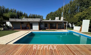 CASA QUINTA VENTA GENERAL FERNANDEZ ORO