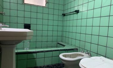 CASA MULTIFAMILIAR 6 AMB VENTA LOMAS DE ZAMORA