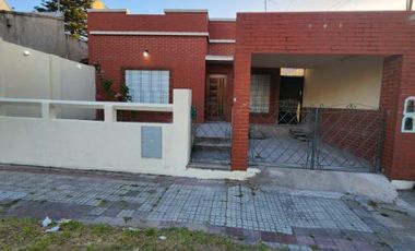 Casa en alquiler en Villa Dominico