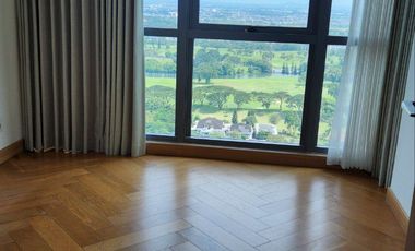 DISEWAKAN 4+1 BR di HILLCREST  Golf view