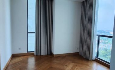 DISEWAKAN 4+1 BR di HILLCREST  Golf view