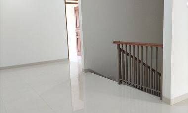 Disewakan Rumah Minimalis Baru, cluster, layout oke, nyaman, aman