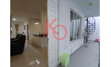 Disewa Rumah Cantik di TGR 2 Fully Furnished Hook Tengah