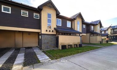 Casa en Arriendo en Condominio Los Robles II