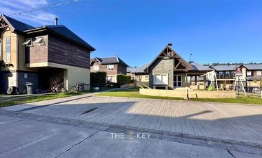 Casa en Arriendo en Condominio Los Robles II