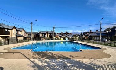 Casa en Arriendo en Condominio Los Robles II