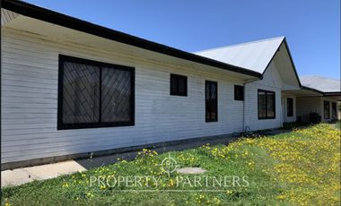 Casona mas 4 cabañas amobladas en terreno de 1,2Ha