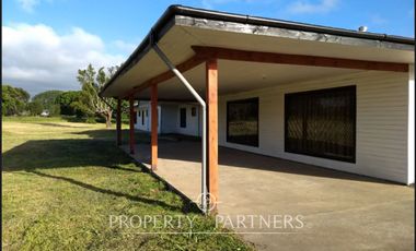 Casona mas 4 cabañas amobladas en terreno de 1,2Ha