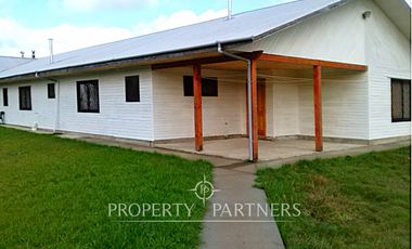 Casona mas 4 cabañas amobladas en terreno de 1,2Ha