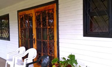 Casona mas 4 cabañas amobladas en terreno de 1,2Ha