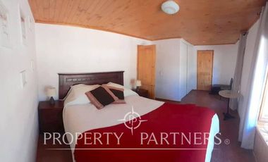 Hermosa casa de campo en arriendo año corrido amoblada, de 300 m/2.