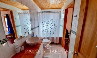 Hermosa casa de campo en arriendo año corrido amoblada, de 300 m/2.