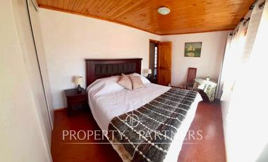 Hermosa casa de campo en arriendo año corrido amoblada, de 300 m/2.