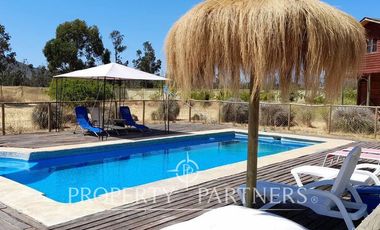 Hermosa casa de campo en arriendo año corrido amoblada, de 300 m/2.