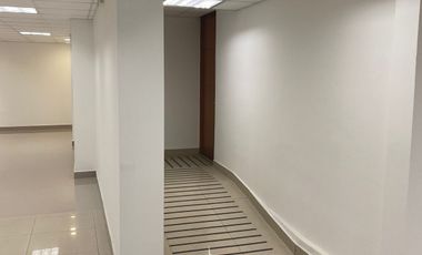 Local en segundo piso para uso comercio u oficinas en eje Irarrázaval