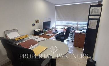 Local en segundo piso para uso comercio u oficinas en eje Irarrázaval