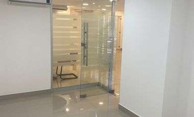 Local en segundo piso para uso comercio u oficinas en eje Irarrázaval