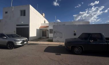 Casa en Venta al Norte de la Ciudad en Jardines de Campo Real