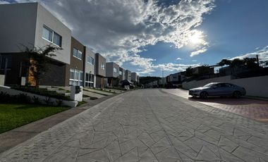 Casa En Venta En Colinas De San Isidro, Zapopan.