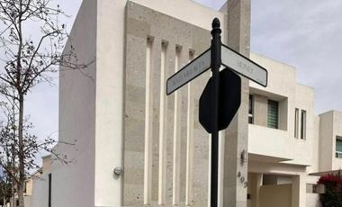 CASA EN RENTA VILLA ALTA, RAMOS ARIZPE, COAH. (AMUEBLADA)