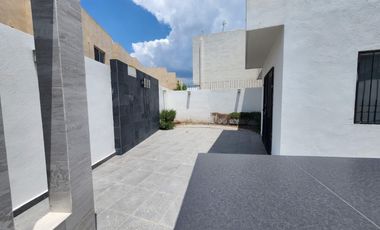 CASA EN RENTA VILLA ALTA, RAMOS ARIZPE, COAH. (AMUEBLADA)