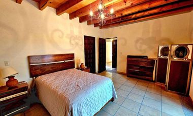 Casa con casita en San Miguel de Allende – Alberca, Paneles Solares y Casa Club