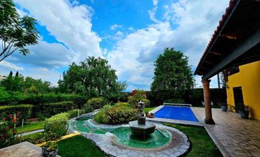 Casa con casita en San Miguel de Allende – Alberca, Paneles Solares y Casa Club