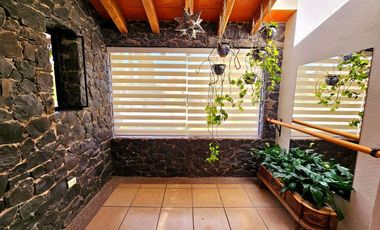 Casa con casita en San Miguel de Allende – Alberca, Paneles Solares y Casa Club