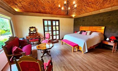 Casa con casita en San Miguel de Allende – Alberca, Paneles Solares y Casa Club