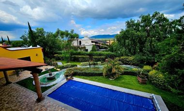 Casa con casita en San Miguel de Allende – Alberca, Paneles Solares y Casa Club