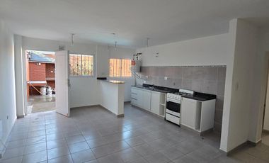 SE ALQUILA PH EN ZONA NORTE! Tablada Park!