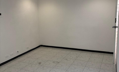 Venta de oficina/consultorio acondicionada en Edificio Juarez