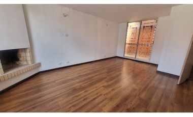 SE ARRIENDA HERMOSA CASA CONJUNTO AKORA TOCANCIP