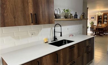 Apartamento Amoblado en Venta Poblado