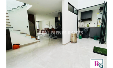 Casa en Unidad Cerrada con Portería 24h