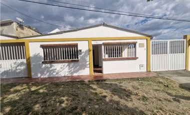 En Arriendo Casa Urbana 485 m2 Barrio Marsella, La Mesa Cund.